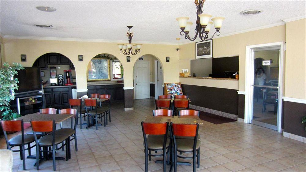 Americas Best Value Inn & Suites Бренем Екстер'єр фото