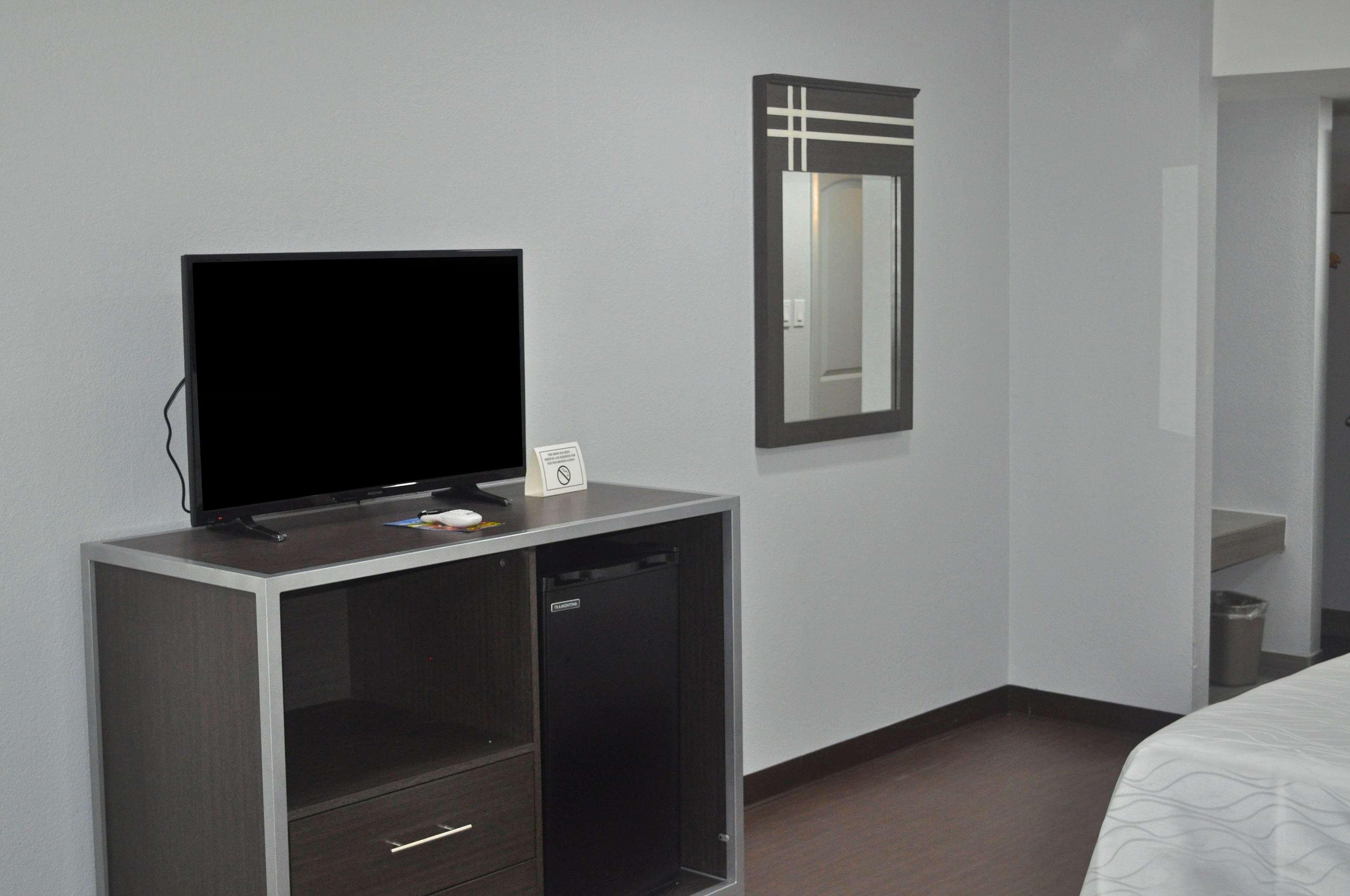 Americas Best Value Inn & Suites Бренем Екстер'єр фото