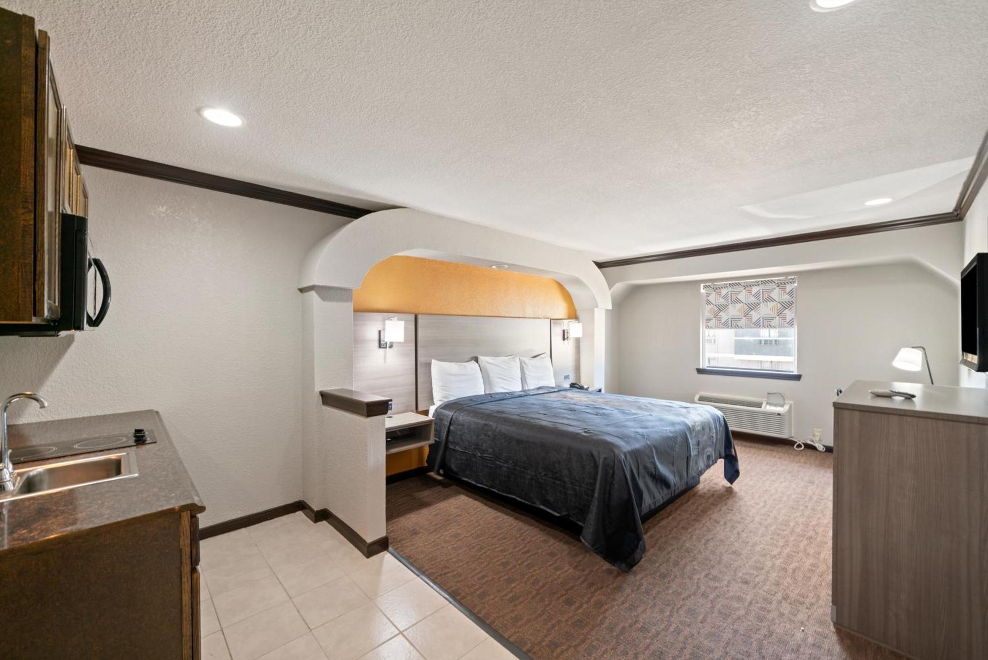 Americas Best Value Inn & Suites Бренем Екстер'єр фото