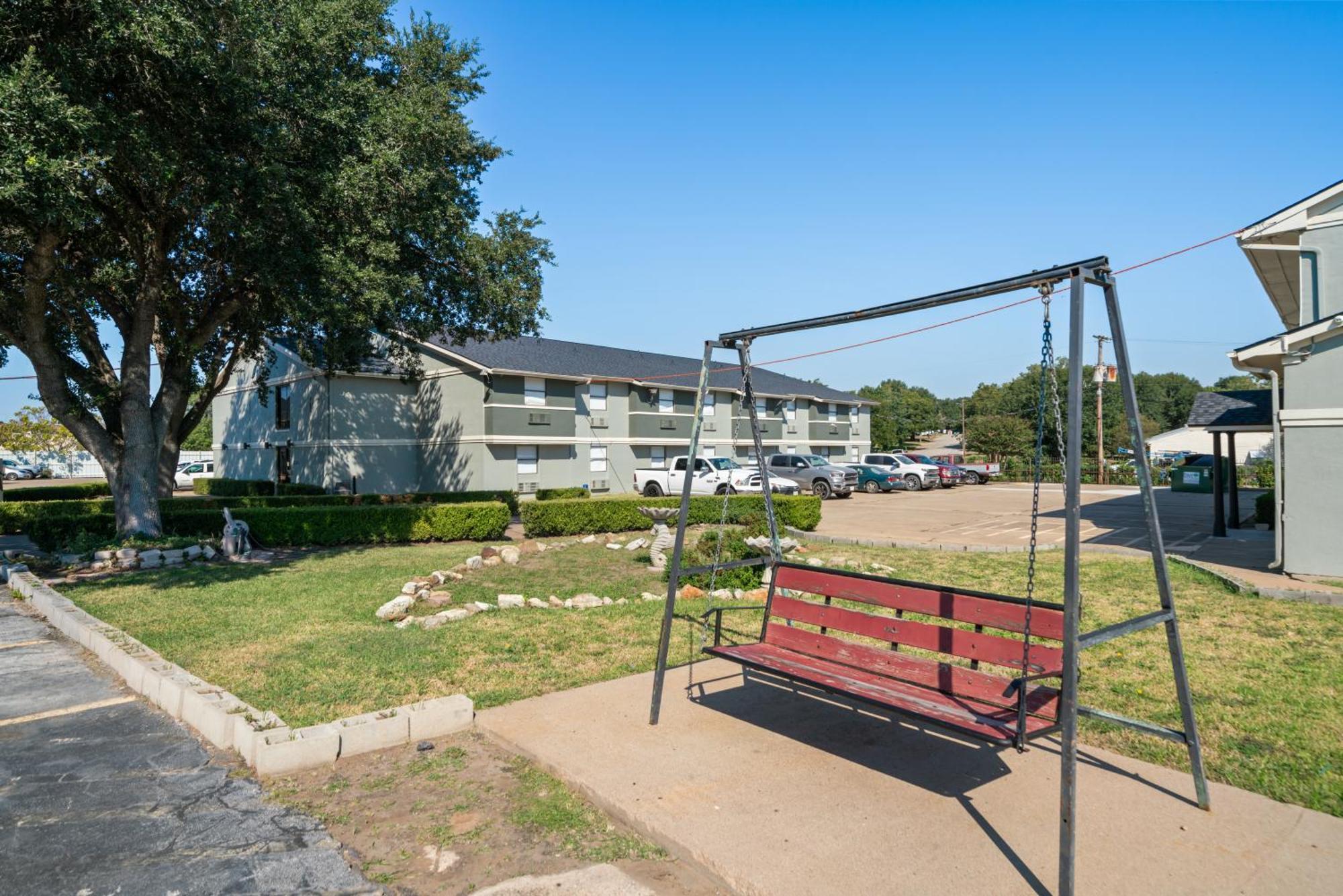 Americas Best Value Inn & Suites Бренем Екстер'єр фото