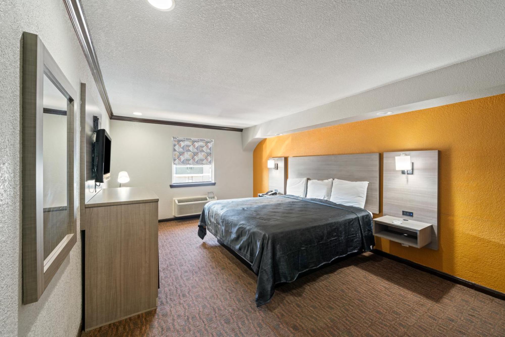 Americas Best Value Inn & Suites Бренем Екстер'єр фото