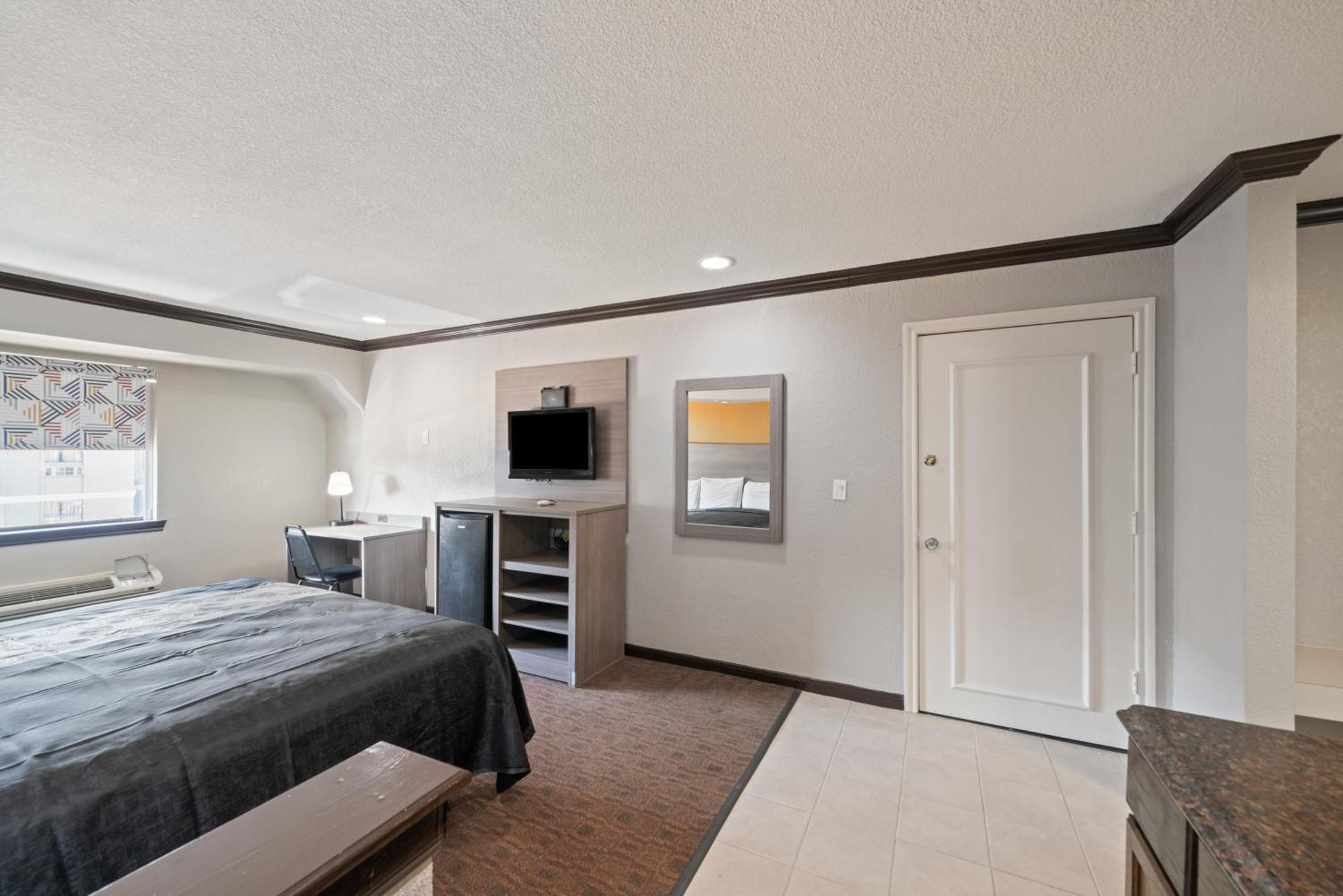 Americas Best Value Inn & Suites Бренем Екстер'єр фото