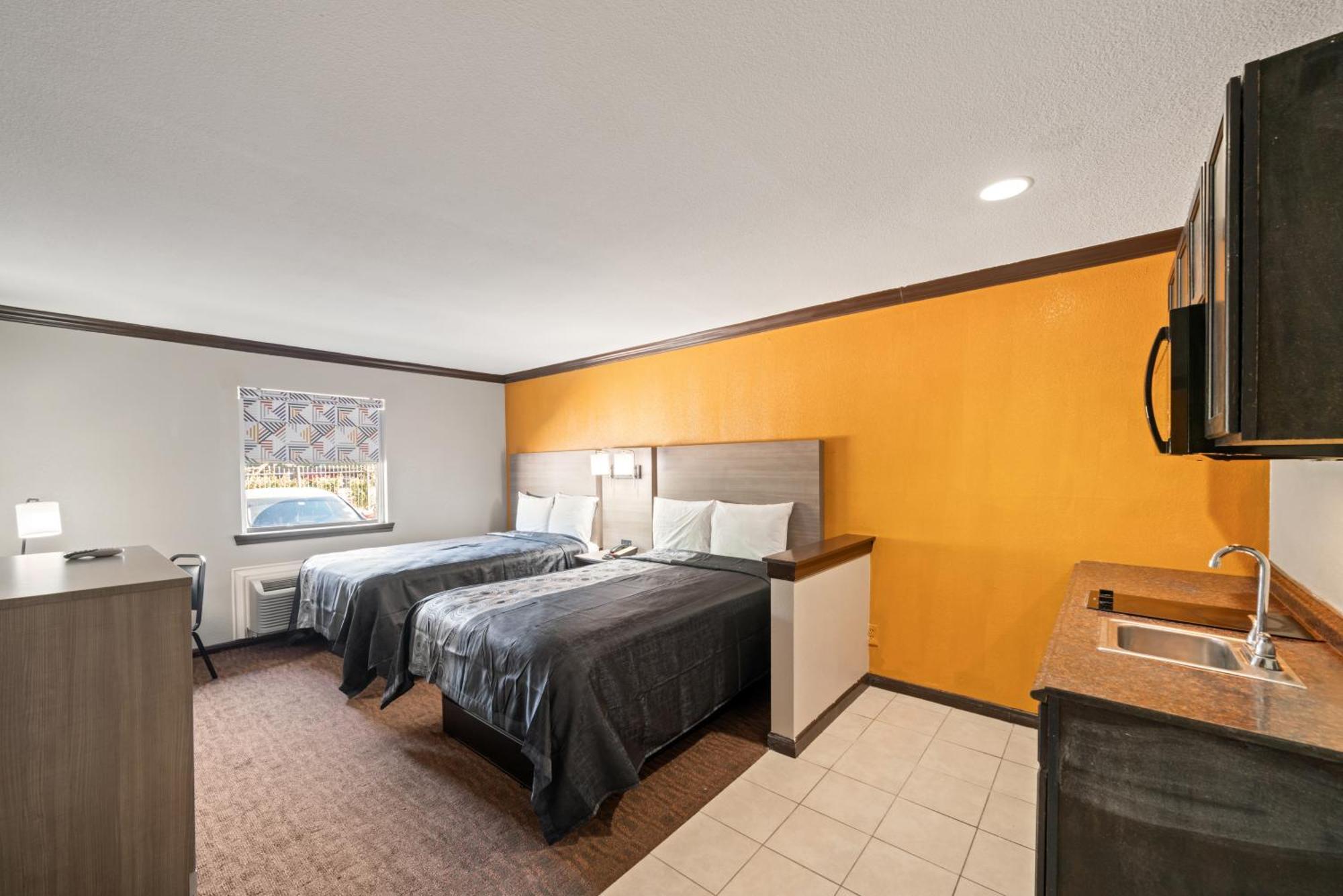 Americas Best Value Inn & Suites Бренем Екстер'єр фото