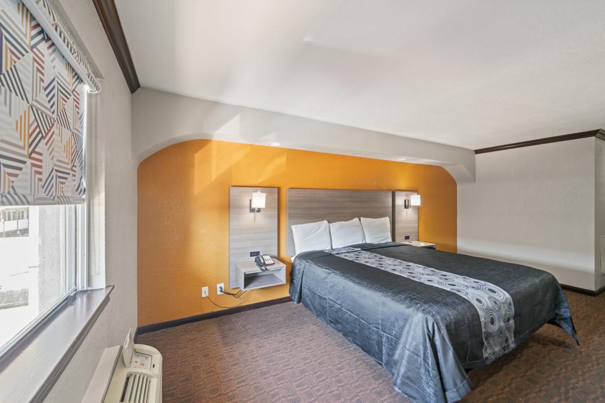 Americas Best Value Inn & Suites Бренем Екстер'єр фото