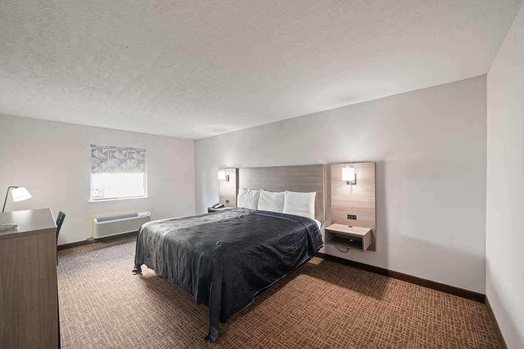 Americas Best Value Inn & Suites Бренем Номер фото