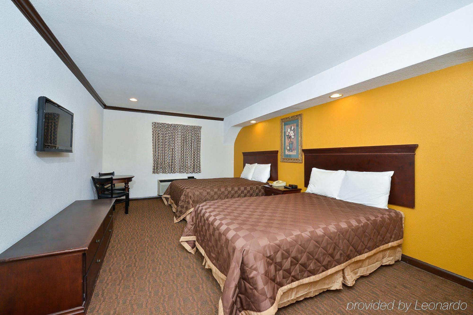 Americas Best Value Inn & Suites Бренем Екстер'єр фото