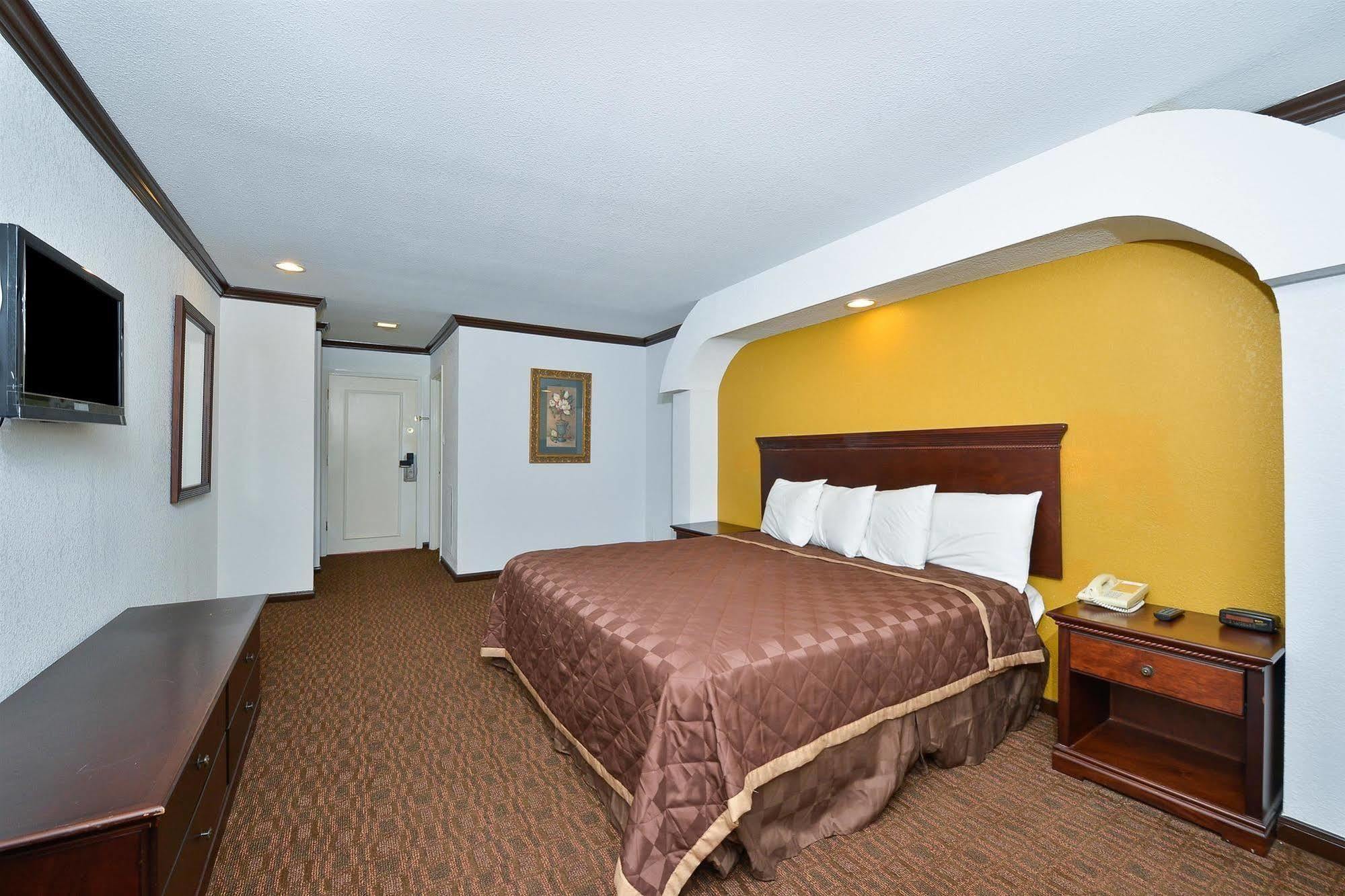 Americas Best Value Inn & Suites Бренем Екстер'єр фото